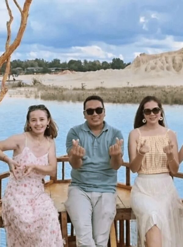 Traveler enjoying Bintan Desert and Blue Lake Tour