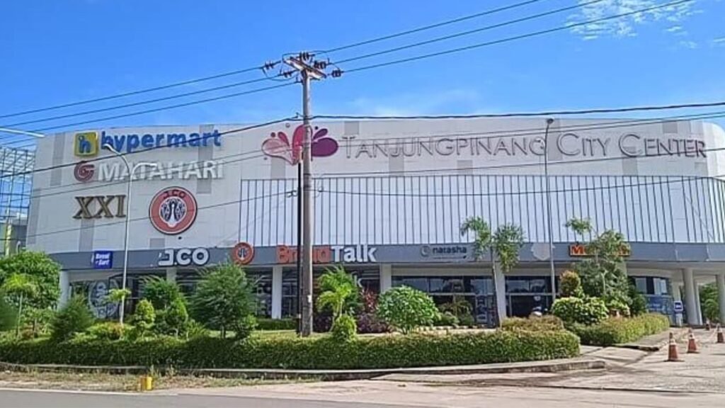 Shopping experience at Tanjungpinang City Center in Bintan