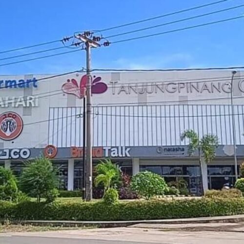 Shopping experience at Tanjungpinang City Center in Bintan